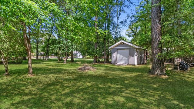 502 Garrett Drive, Magnolia, TX 77354