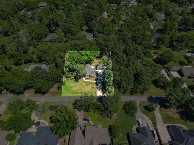 502 Garrett Drive, Magnolia, TX 77354