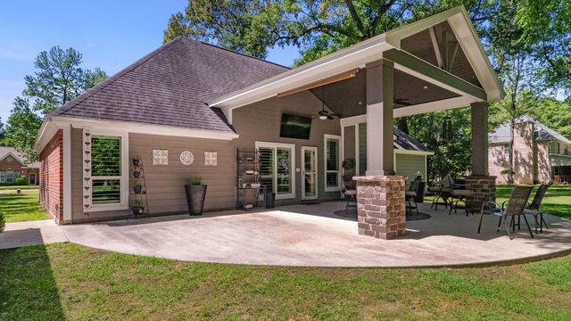 502 Garrett Drive, Magnolia, TX 77354