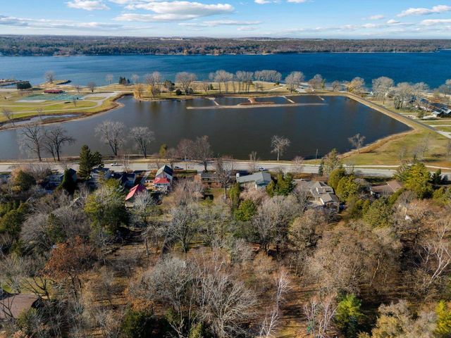 1038 N 3RD AVENUE, Sturgeon Bay, WI 54235