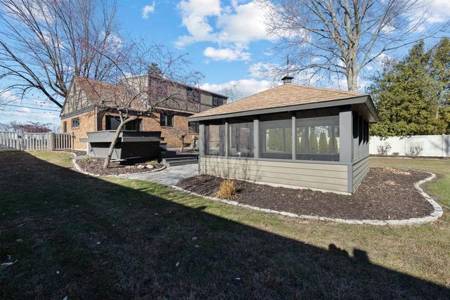 1038 N 3RD AVENUE, Sturgeon Bay, WI 54235