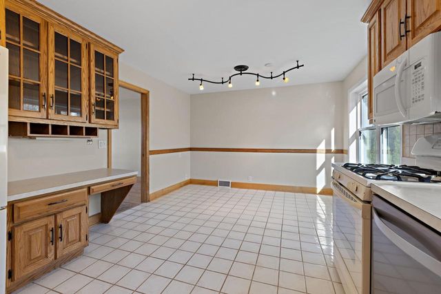 1038 N 3RD AVENUE, Sturgeon Bay, WI 54235