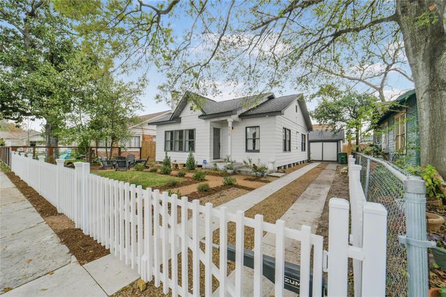 4030 Pineridge Street, Houston, TX 77009