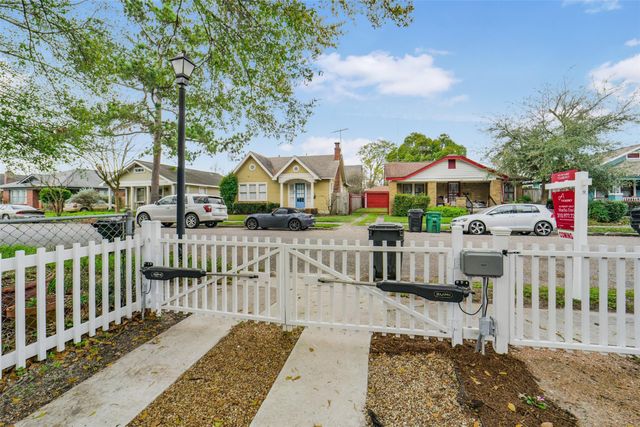 4030 Pineridge Street, Houston, TX 77009