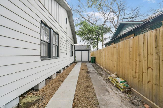4030 Pineridge Street, Houston, TX 77009