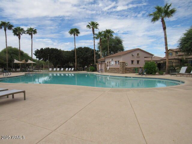 17164 W STRAIGHT ARROW Lane, Surprise, AZ 85387