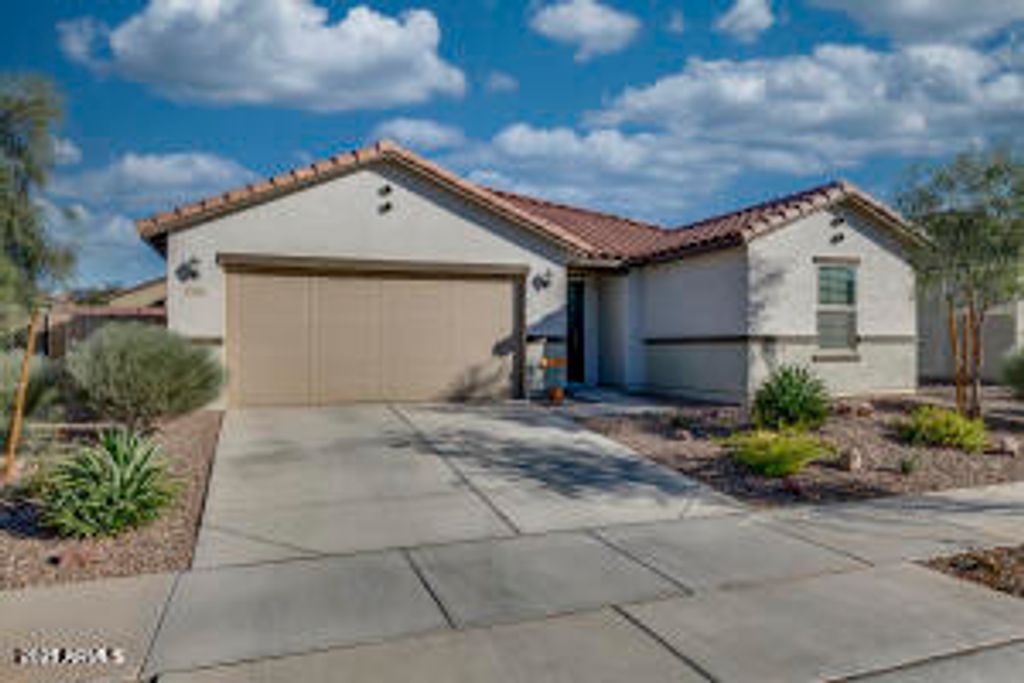 17164 W STRAIGHT ARROW Lane, Surprise, AZ 85387