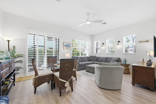 554 Tomahawk Court, Palm Beach Gardens, FL 33410