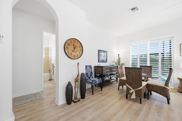 554 Tomahawk Court, Palm Beach Gardens, FL 33410