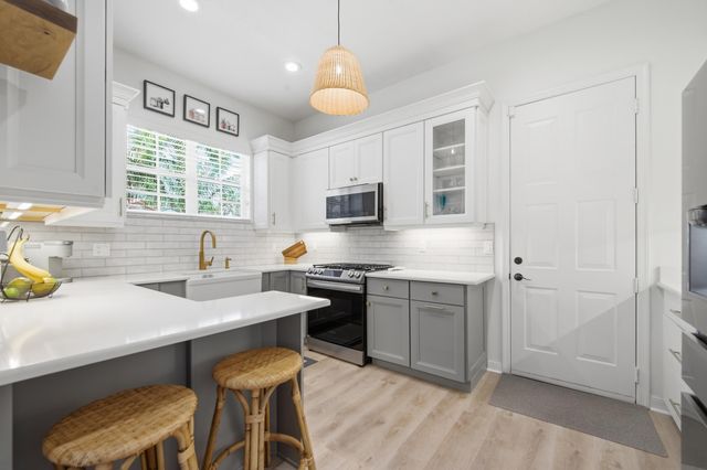 554 Tomahawk Court, Palm Beach Gardens, FL 33410