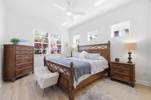 554 Tomahawk Court, Palm Beach Gardens, FL 33410