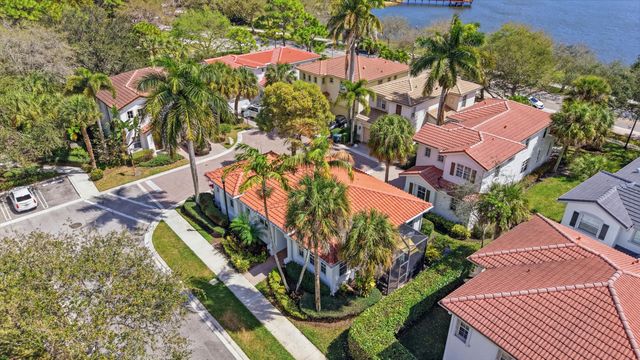 554 Tomahawk Court, Palm Beach Gardens, FL 33410