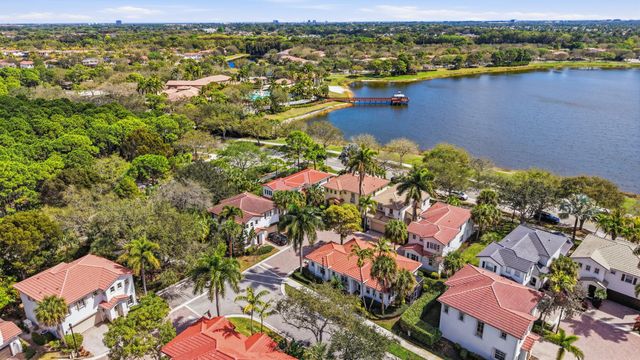 554 Tomahawk Court, Palm Beach Gardens, FL 33410