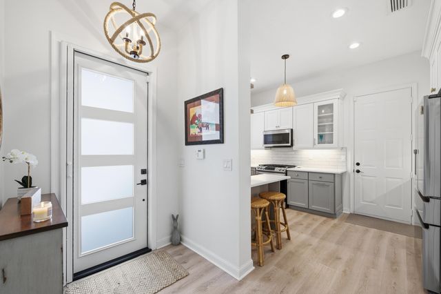 554 Tomahawk Court, Palm Beach Gardens, FL 33410