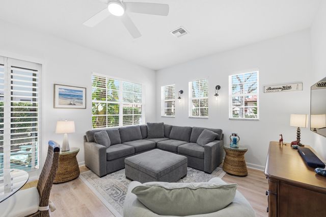 554 Tomahawk Court, Palm Beach Gardens, FL 33410