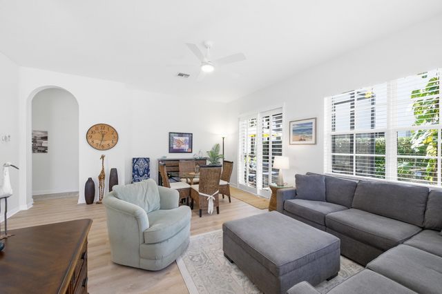 554 Tomahawk Court, Palm Beach Gardens, FL 33410