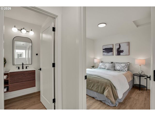 8071 Se Carlton St, Portland, OR 97206