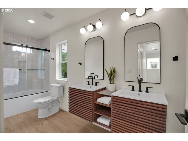 8071 Se Carlton St, Portland, OR 97206