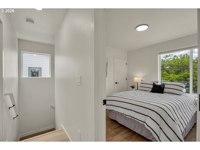 8071 Se Carlton St, Portland, OR 97206