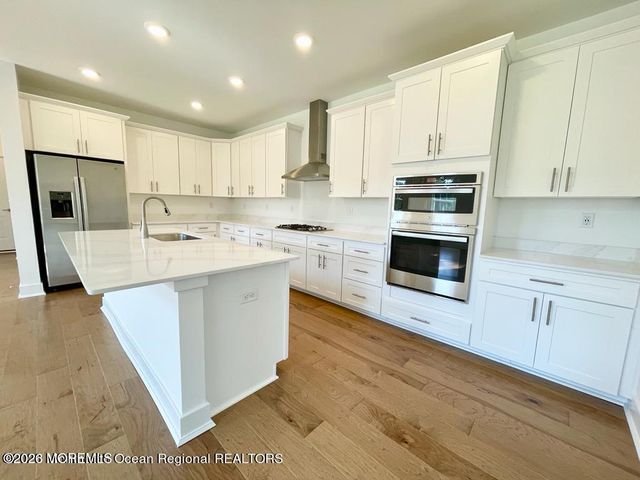 113 Woolley Court, Oakhurst, NJ 07755