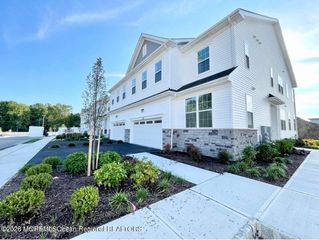 113 Woolley Court, Oakhurst, NJ 07755