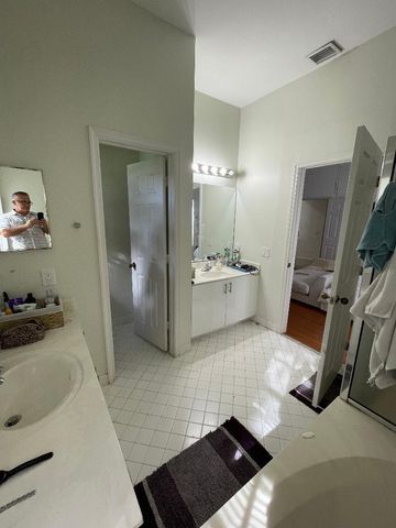 4382 Fox Ridge Dr, Weston, FL 33331