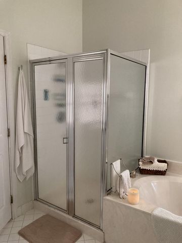 4382 Fox Ridge Dr, Weston, FL 33331