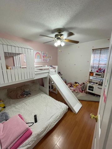 4382 Fox Ridge Dr, Weston, FL 33331