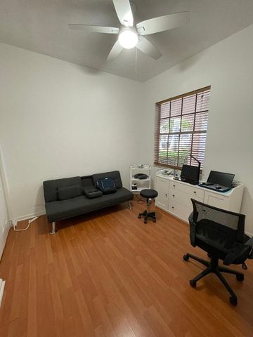 4382 Fox Ridge Dr, Weston, FL 33331