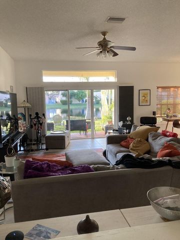 4382 Fox Ridge Dr, Weston, FL 33331