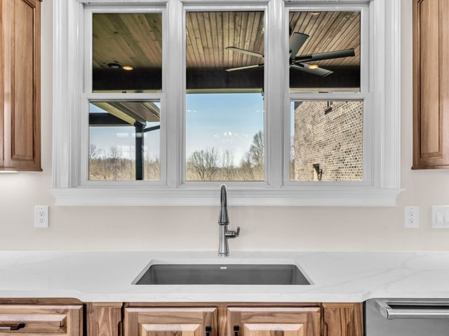 120 Hummingbird Meadows Rd, Palmyra, TN 37142
