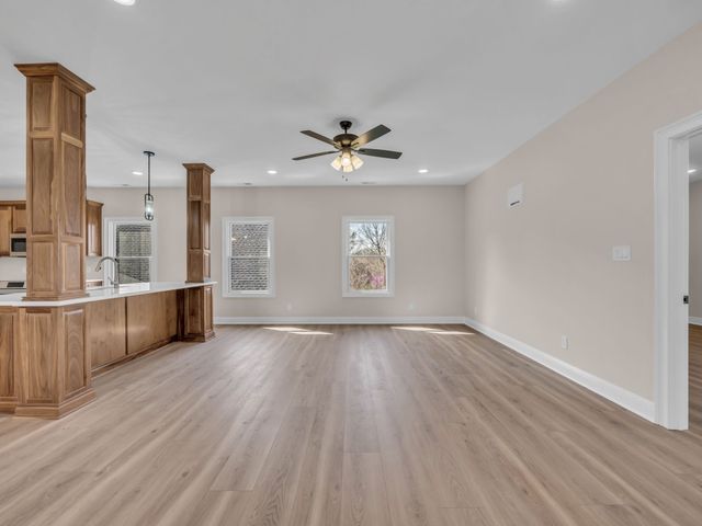 120 Hummingbird Meadows Rd, Palmyra, TN 37142