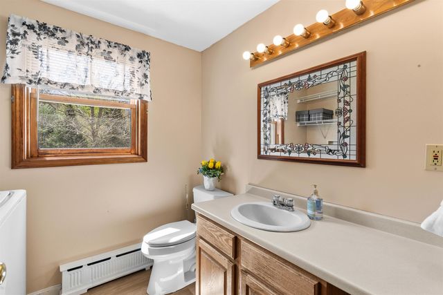 11 Jennifer Lane, Weare, NH 03281