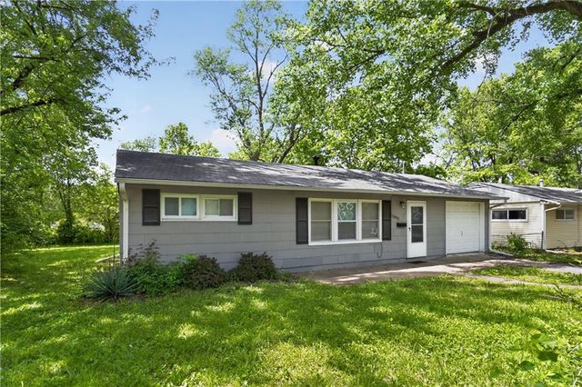 11012 Cambridge Avenue, Kansas City, MO 64134