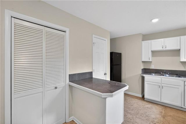 11012 Cambridge Avenue, Kansas City, MO 64134