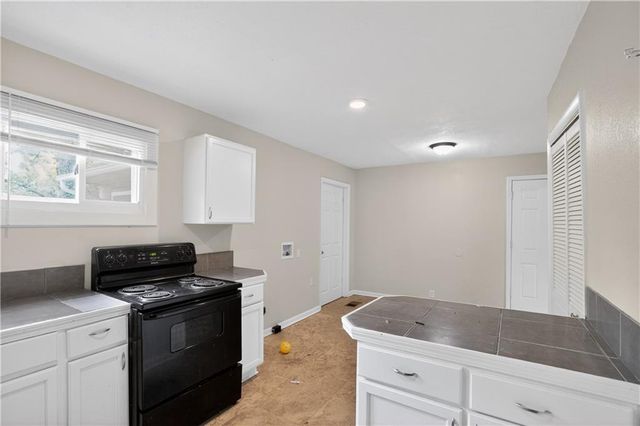 11012 Cambridge Avenue, Kansas City, MO 64134