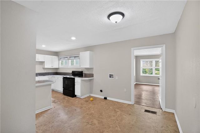 11012 Cambridge Avenue, Kansas City, MO 64134