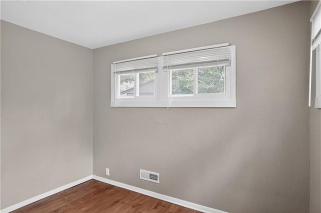 11012 Cambridge Avenue, Kansas City, MO 64134