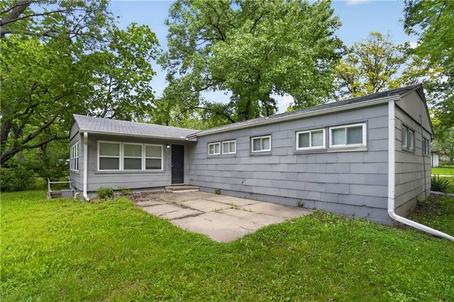 11012 Cambridge Avenue, Kansas City, MO 64134