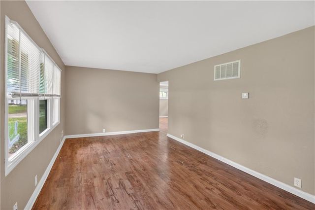 11012 Cambridge Avenue, Kansas City, MO 64134