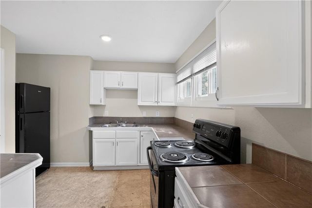 11012 Cambridge Avenue, Kansas City, MO 64134