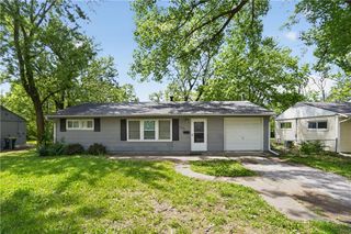 11012 Cambridge Avenue, Kansas City, MO 64134