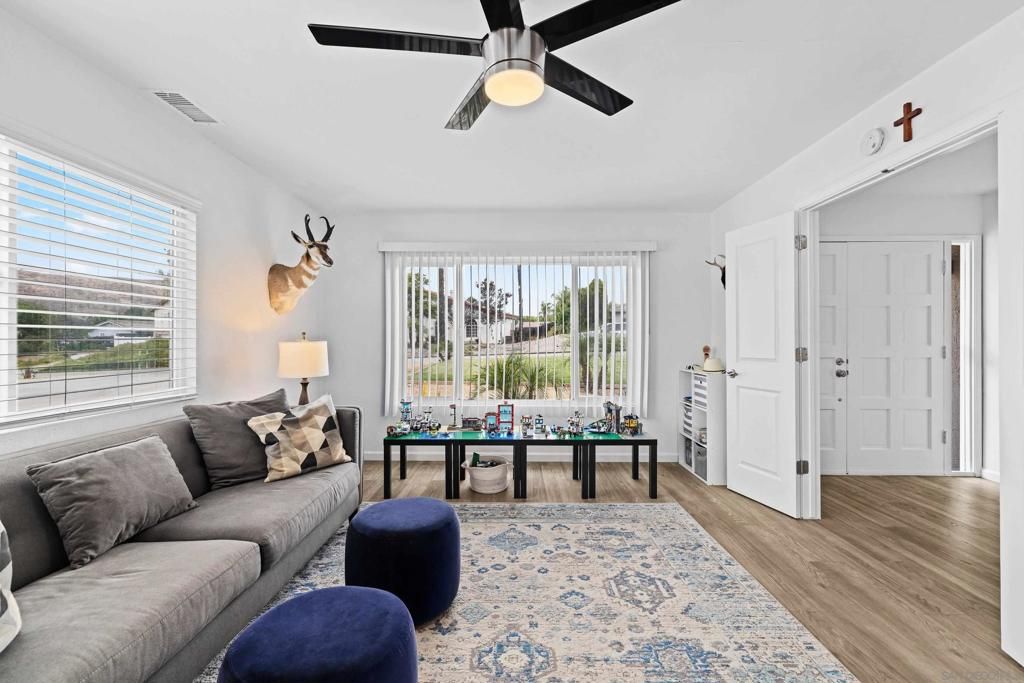 Image 18 of property listing at 23619 Barrego Way, Ramona, CA 92065