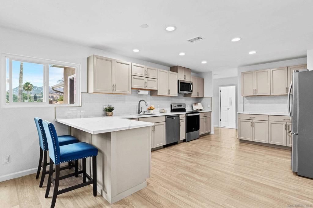 Image 19 of property listing at 23619 Barrego Way, Ramona, CA 92065