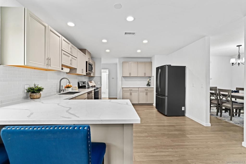 Image 20 of property listing at 23619 Barrego Way, Ramona, CA 92065