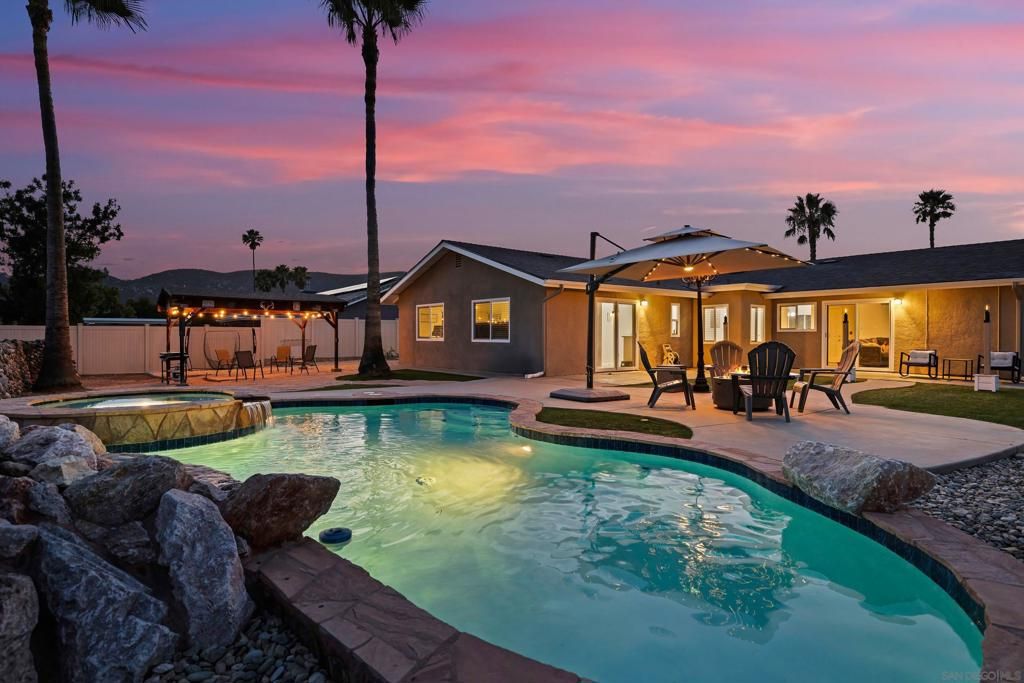 Image 3 of property listing at 23619 Barrego Way, Ramona, CA 92065
