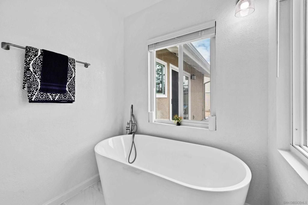 Image 43 of property listing at 23619 Barrego Way, Ramona, CA 92065