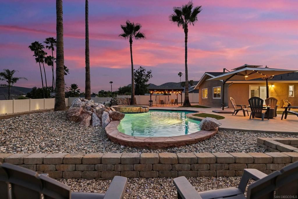 Image 7 of property listing at 23619 Barrego Way, Ramona, CA 92065