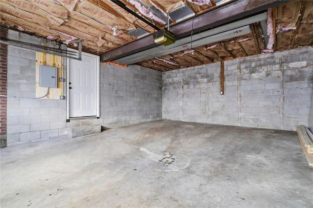 230 Clairmont St, North Huntingdon, PA 15642