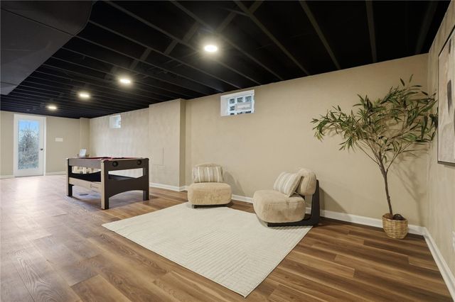 230 Clairmont St, North Huntingdon, PA 15642